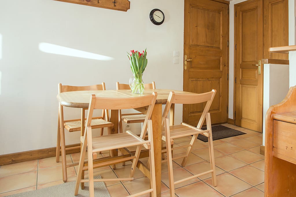 Dinning space for 4 people