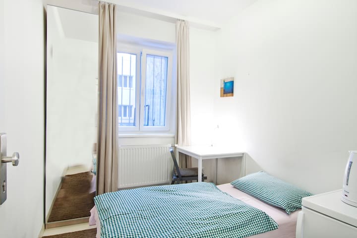 Charming single studio - Near city center!