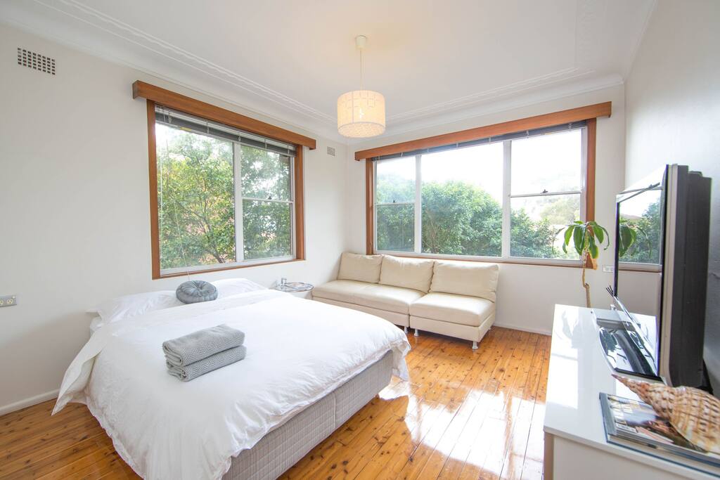 Bedroom with Queen size bed