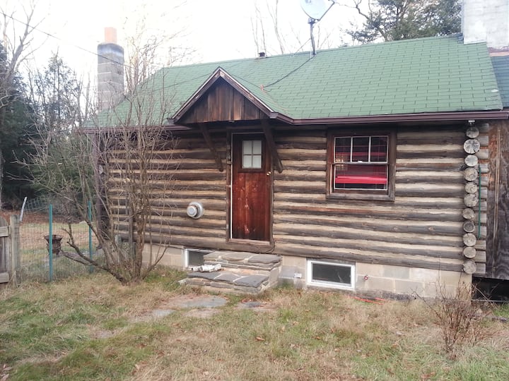 Romantic Log Cabin in the Woods Cabins for Rent in Monticello, New