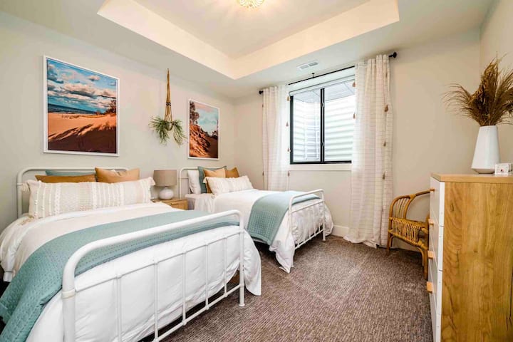 Спалня №3: Сенди Дюни (2 близнаци); долно ниво