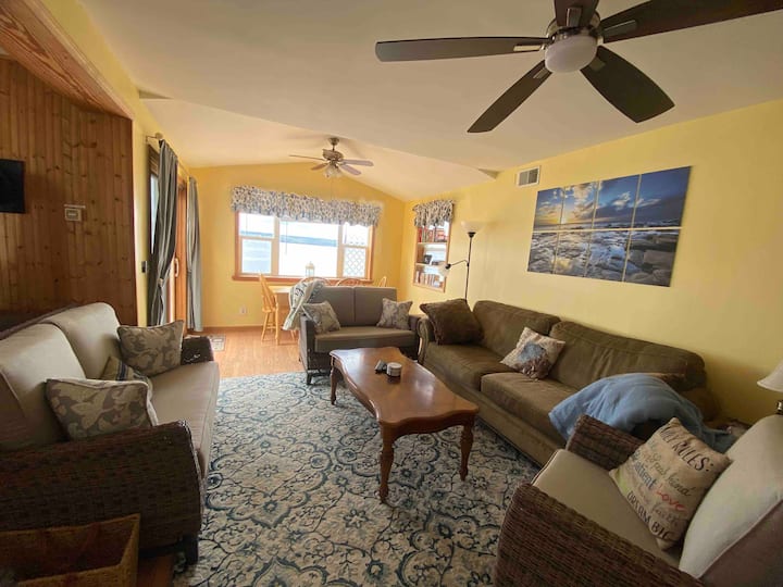 Cayuga Lakefront Compass Rose Great Sunset Escape! - Aurora, NY