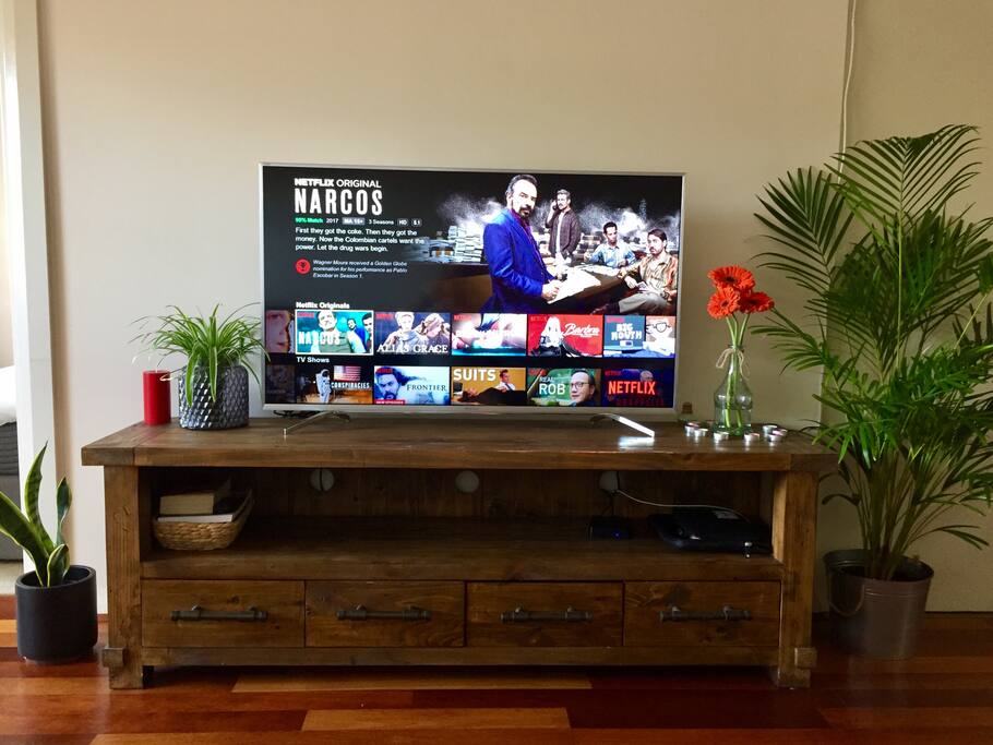 50" 4K UHD Smart TV - Netflix