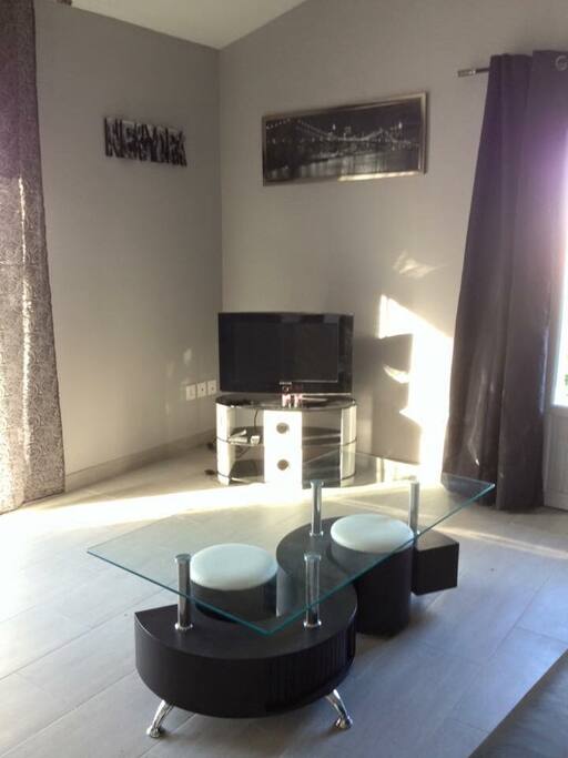 Beau salon lumineux