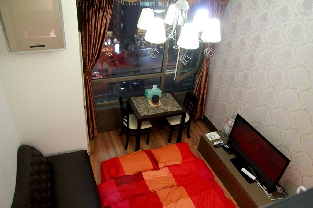 View of the floor bed from the loft.