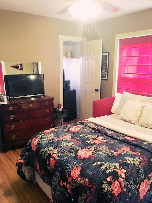 At then end of your day or night come slip under the super soft quilt, comforter and sheets on a remarkably comfy full size pull out bed.