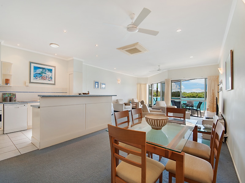 Top Airbnb: Noosa River Gardens Waterfront Unit in Noosaville