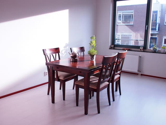 Single Room with double bed in Amsterdam east