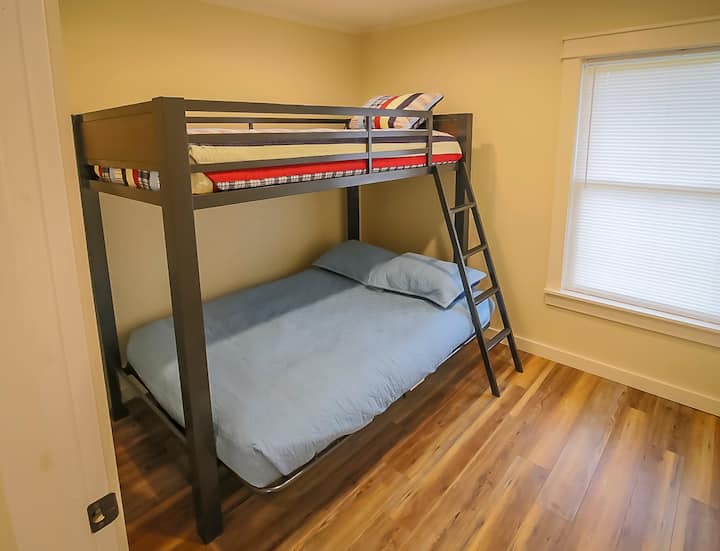 ที่นอนใหม่ที่ด้านบนและด้านล่างเพื่อความสะดวกสบายของคุณ  