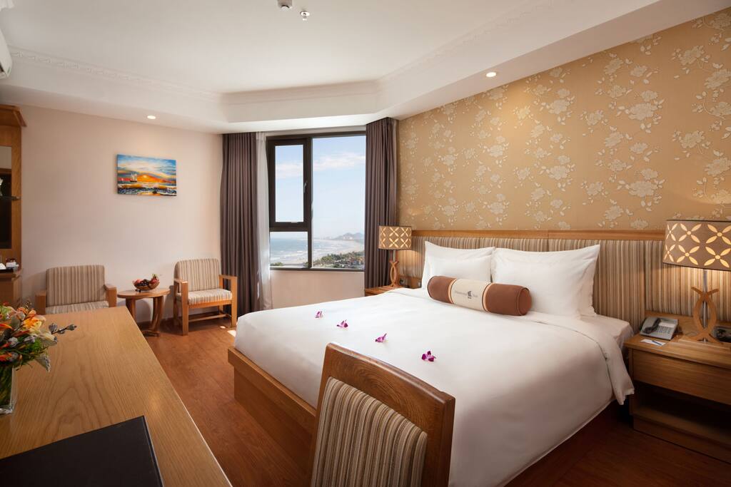King size bed