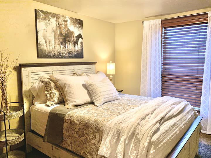 Room one has pictures of the horses that have been pastured to the east.