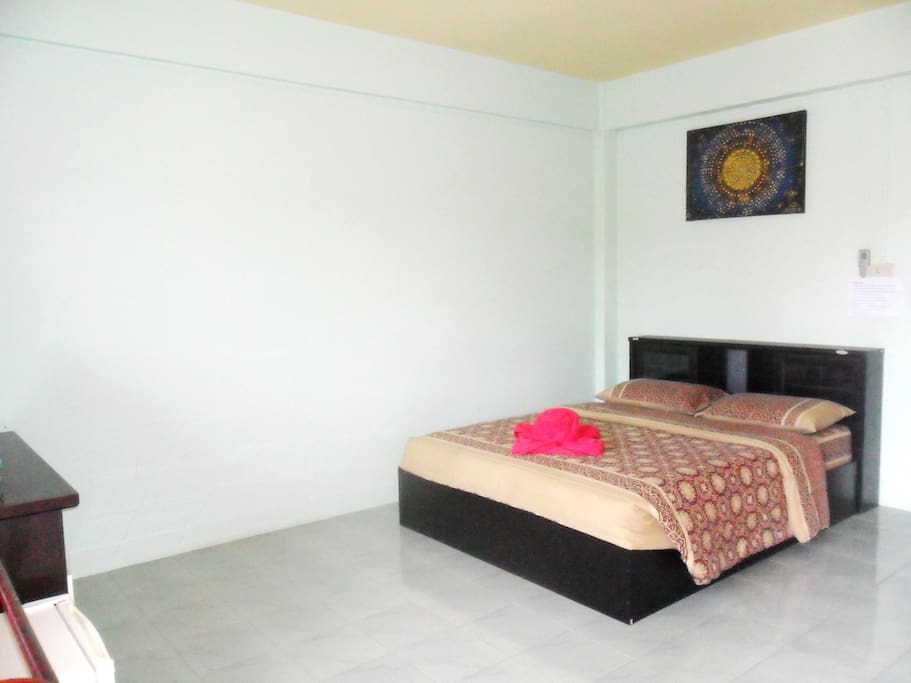 Room facilities: City view, TV, Cable Channels, Air Conditioning, Shower, Free toiletries, Toilet, Bathroom, Refrigerator, Towels