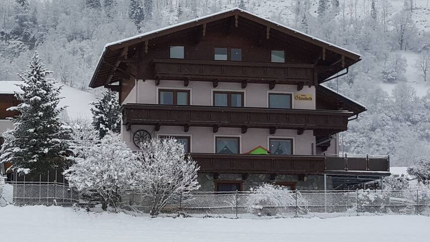 Airbnb Bad Hofgastein Vacation Rentals Places To Stay