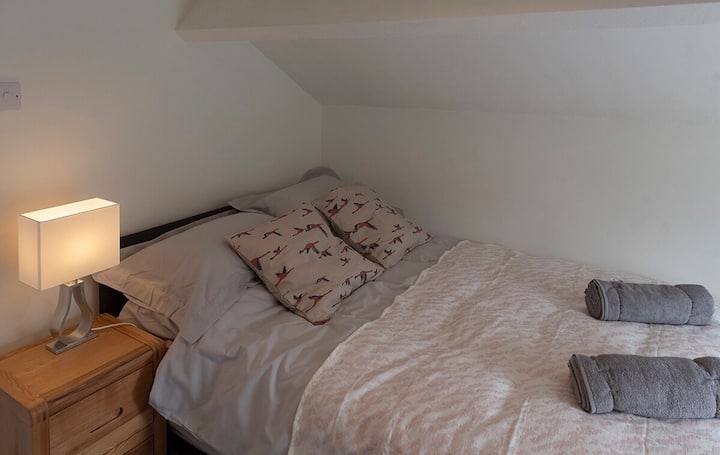 Queen sized bed.