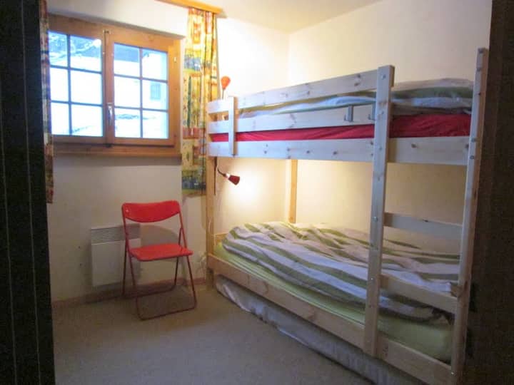 Chumba cha kulala 1, kitanda cha ghorofa (kwa bahati mbaya hakipatikani kwa wakati huu)