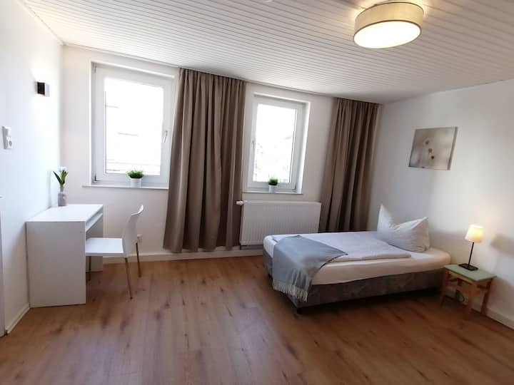 Chumba 3
Chumba mara tatu na sehemu ya kufanyia kazi