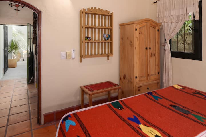 נוף מחדר השינה האחורי.