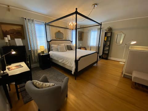 Olivewood Inn - Master Suite