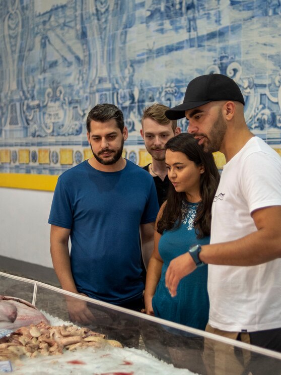 Teljes képernyős, a házigazda által biztosított kép megjelenítése