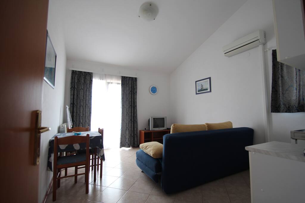 Living room/kitchen
