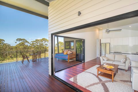 Popular Airbnb listing: See Byron Bay sunrise over the ocean from your bed in Suffolk Park