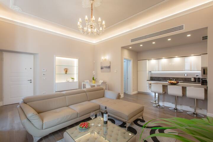 AJ Luxury Duomo View