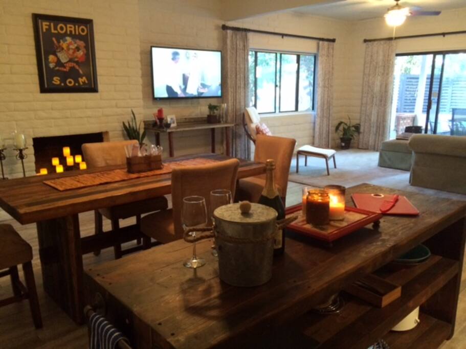 Family room with 55" HD TV