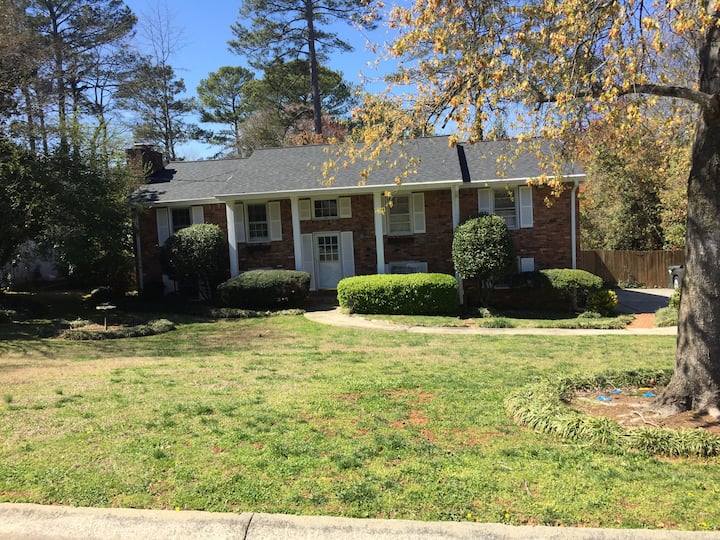 Best of all Worlds, Serenity Close to the City Houses for Rent in