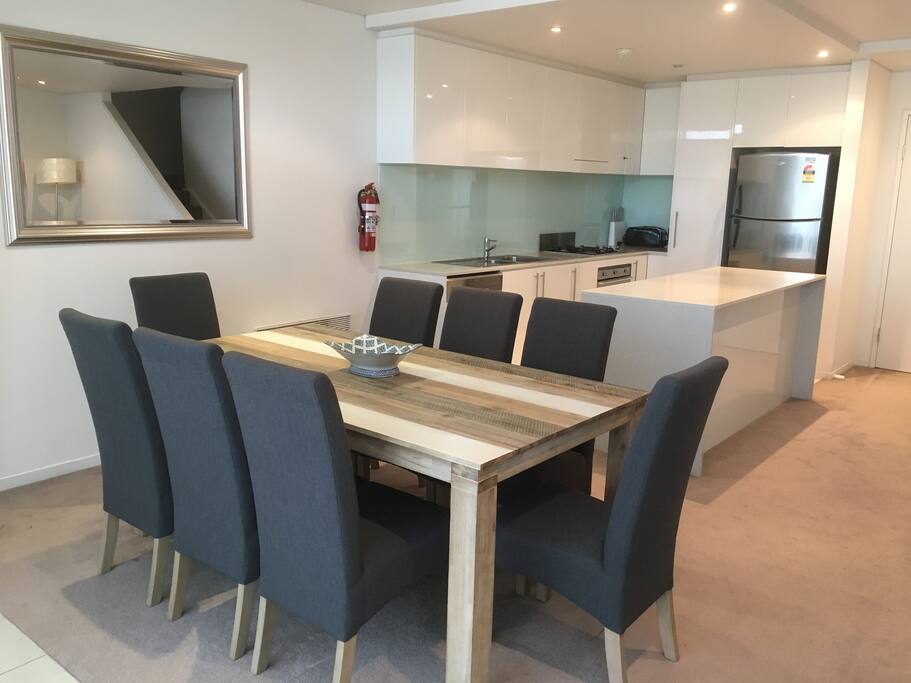 Dining for 8 guests