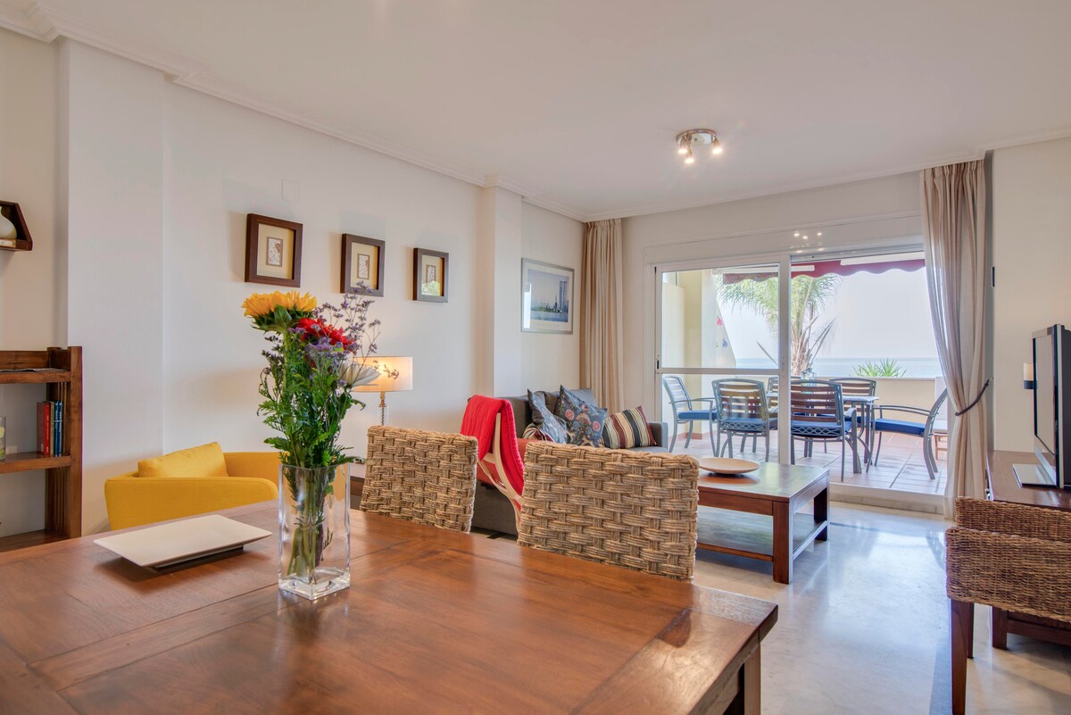 Propiedad de Airbnb exitosa: Relax in front of the sea. en Benalmádena