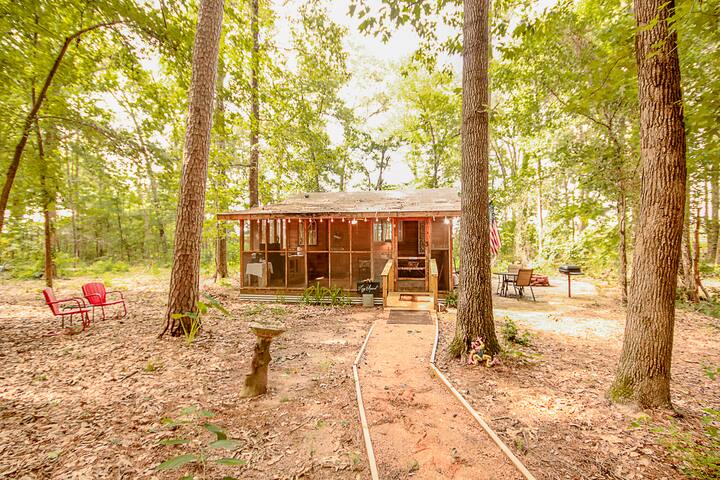 The Lazy Squirrel Cabins For Rent In Tyler Texas United States