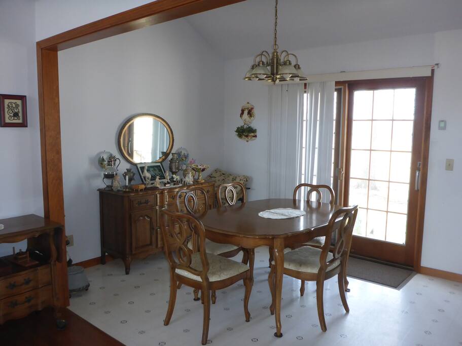 dining room seats 8-10