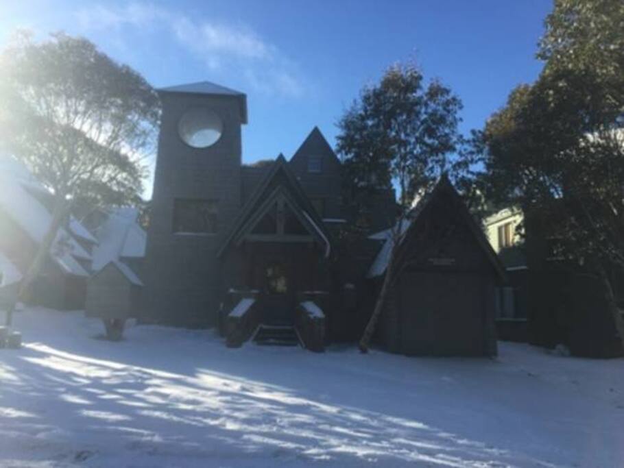 Front view of the chalet during winter.