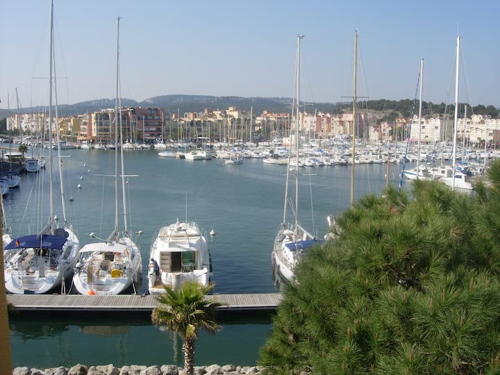 Gruissan (Aude). Quiet Apartment With Marina View And Parking Space - Gruissan