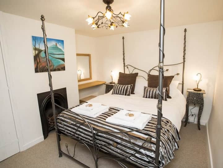 двойното легло на долния етаж