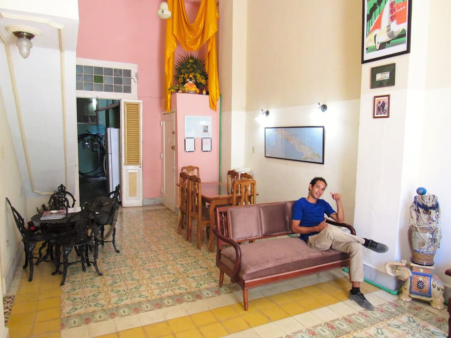 Welcome to Hostel Don Domingo, a backpackers hostel in the lively and historic neighborhood of Centro Havana! We offer air-conditioned dorm rooms, new friends, and excellent food and drink at the center of Havana, you can walk to everything!