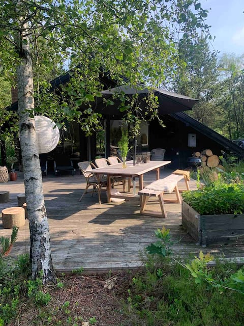 Idyllic and authentic - 16 min to Boxen and MCH.