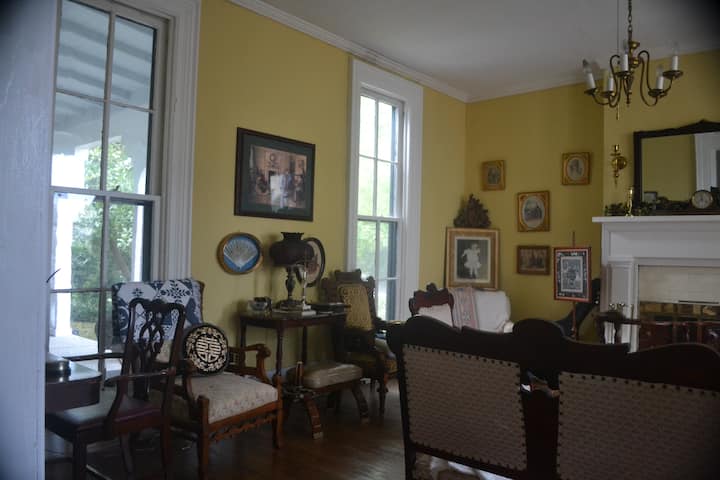 Victorian Stagecoach Inn, Sleeps up to 15