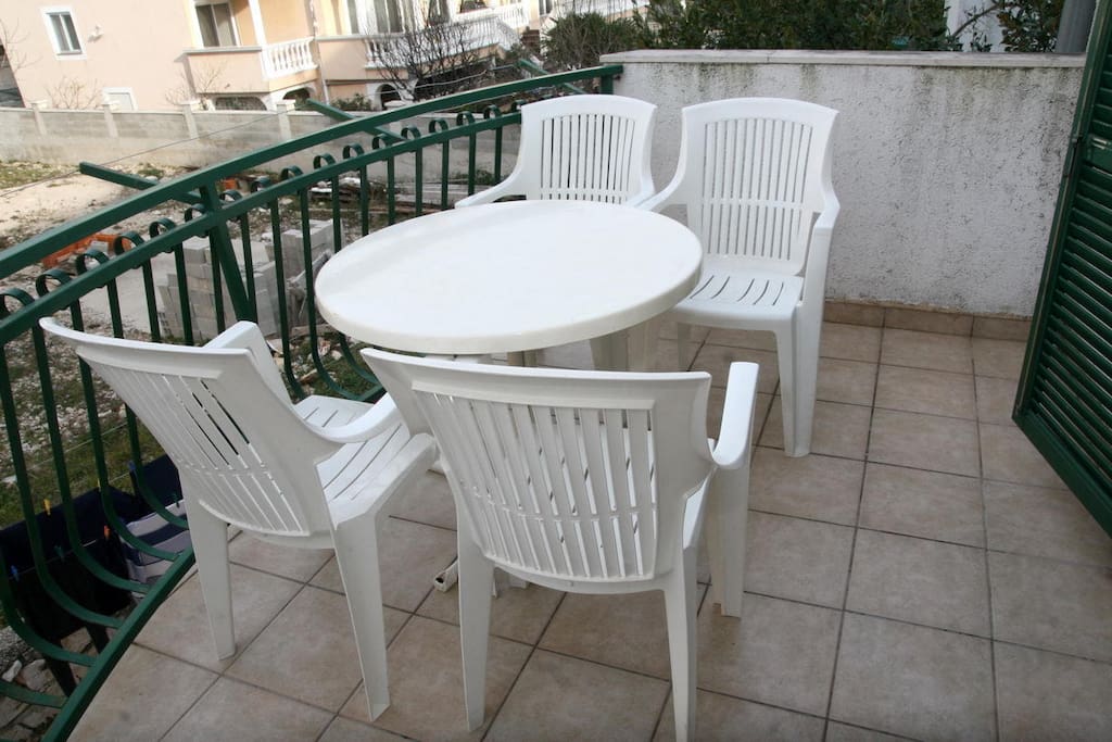A4(4+1): terrace
