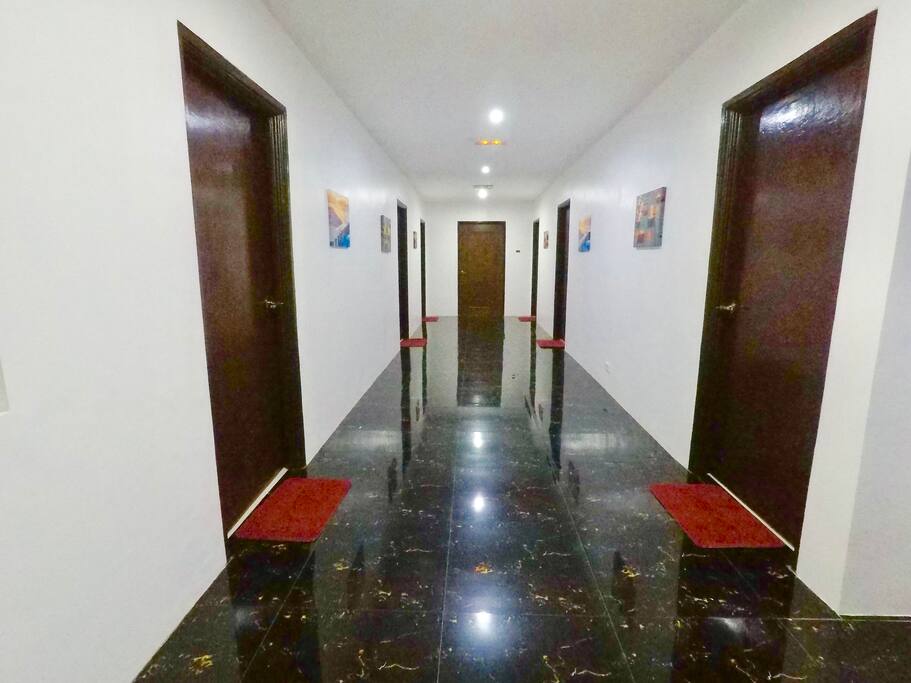 Hallway of the transient room.