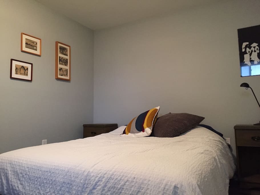 Full Queen size bed