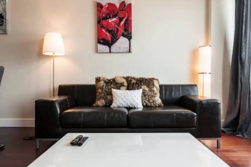 Living room (sofa, wall art and lamps)