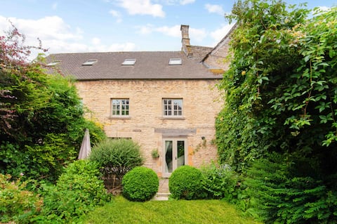 Luxury 16th century Cottage, Stow-on-the-Wold