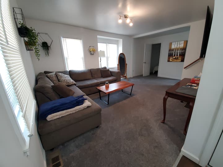 Crew-friendly, Multiple Beds, 2 Bath, W/d, Wifi - Skaneateles, NY