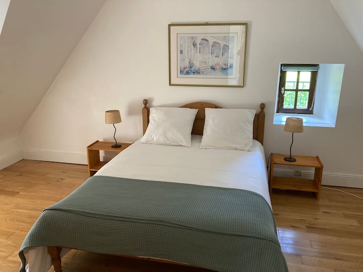 Dhomë gjumi lart. Krevat 140x190