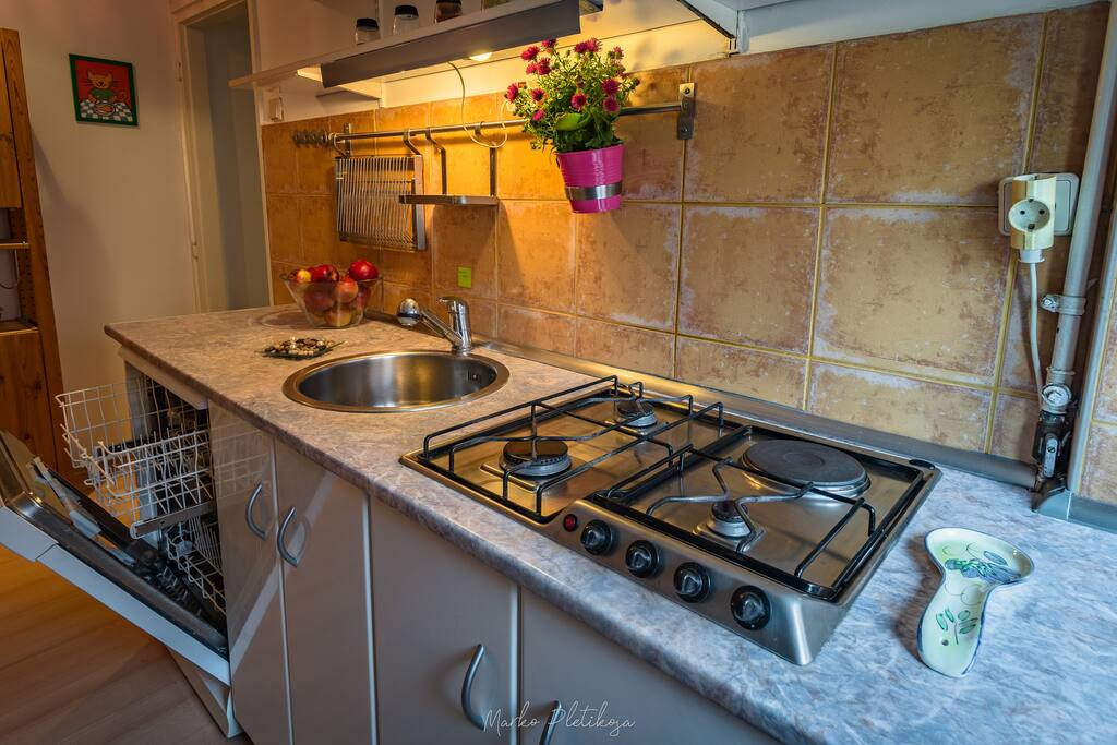 Kitchen with dishwasher