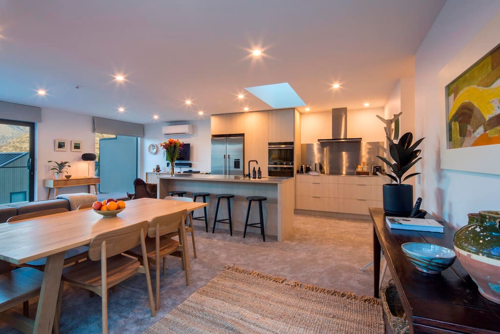 Dining & kitchen