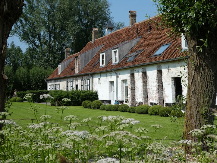 Holiday house De Swaenhoeck in Damme next  Bruges