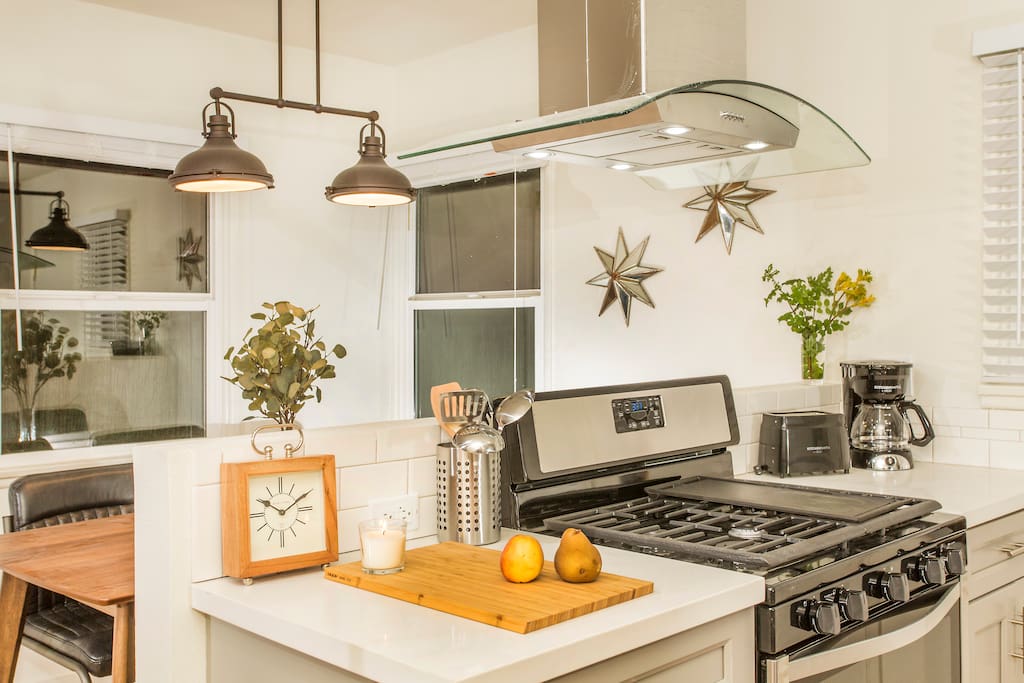 Chefs kitchen fully renovated with High-End Appliances