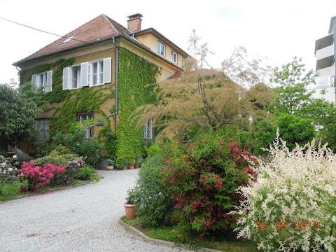 Villenwohnung mit Blick ins Grüne